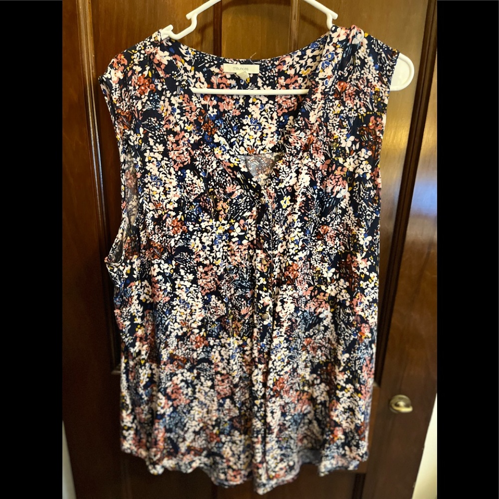 Women’s Maurice’s Floral Tank Blouse. Size XXL